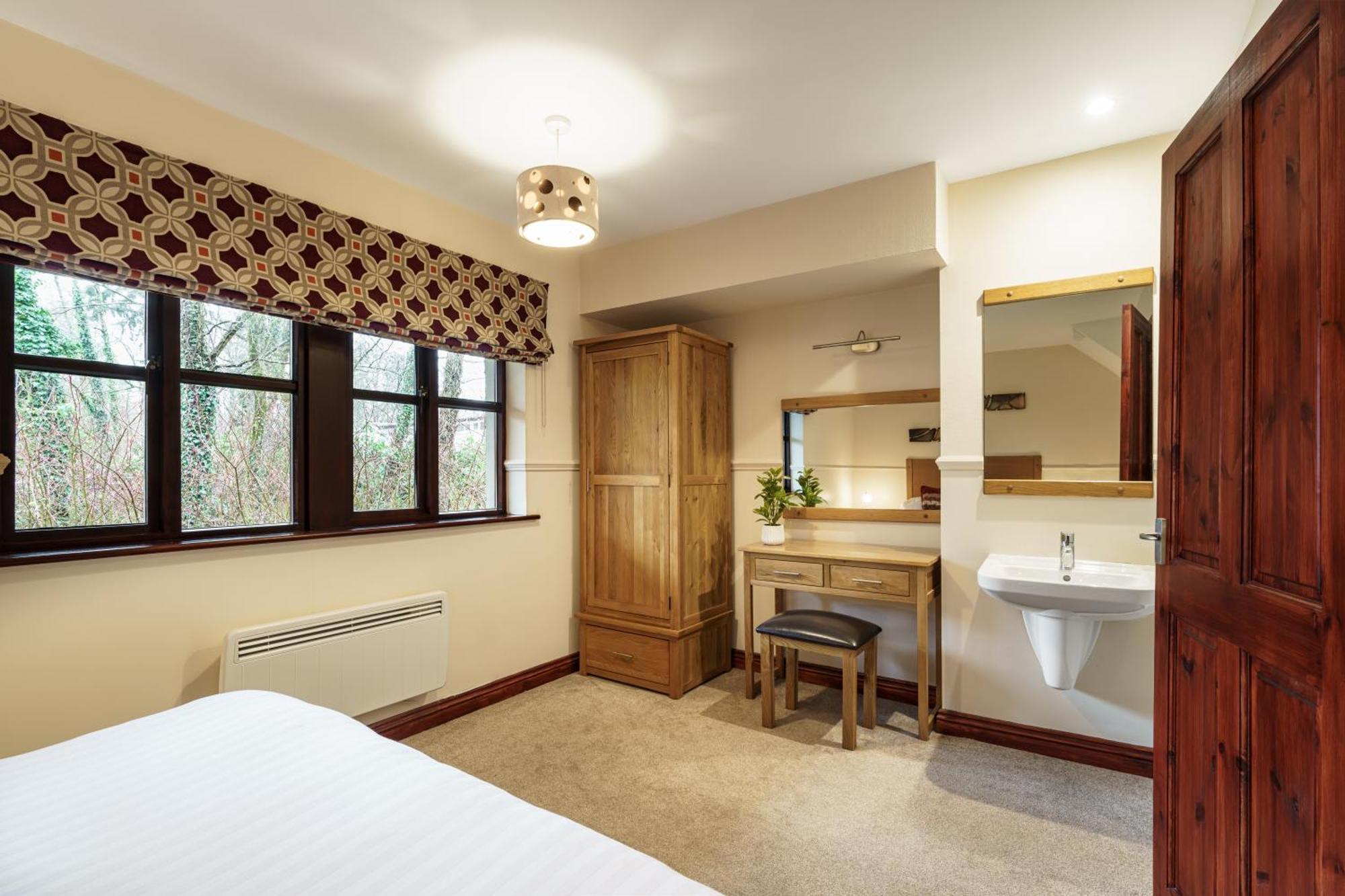 2 Bedroom Lake District Cottage At Windermere Marina Village Bowness-on-Windermere Exterior foto
